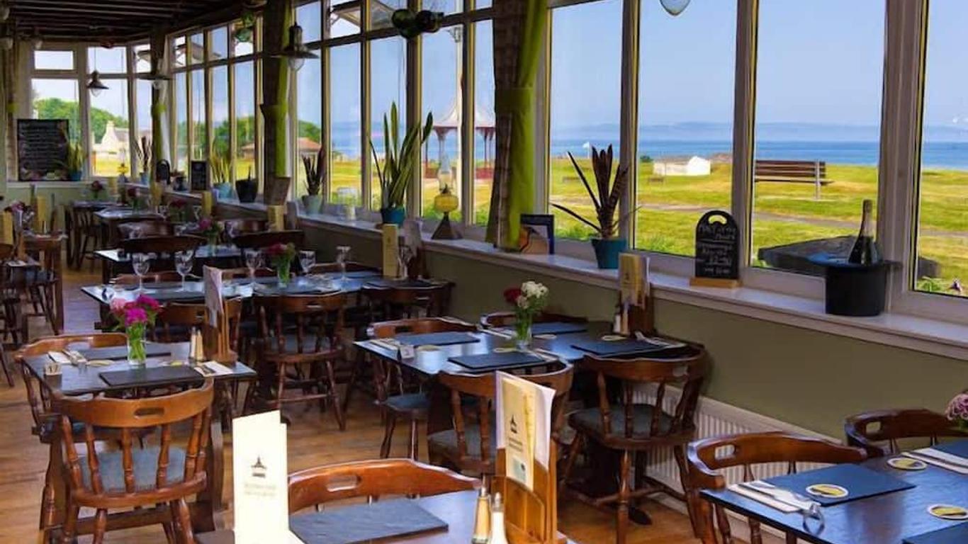 Bandstand Bar & Restaurant